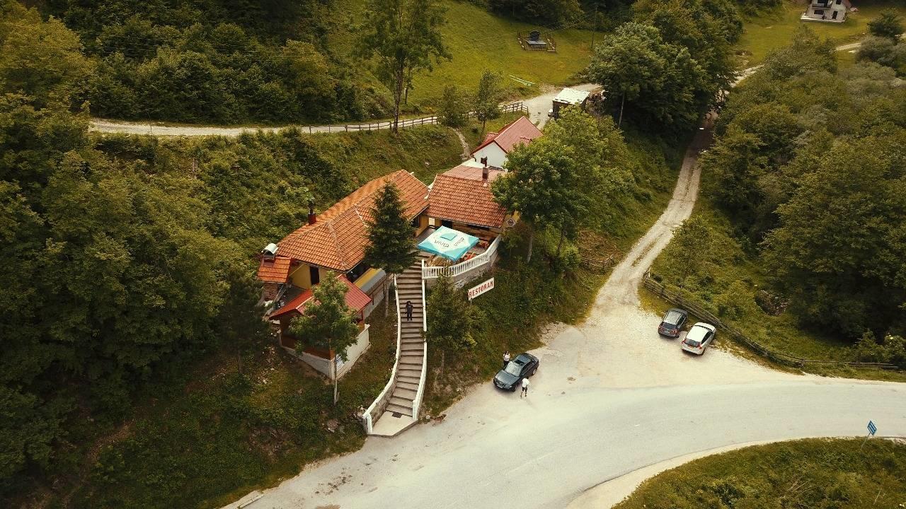 Apartmani Sastavci ティエンティシュテ エクステリア 写真
